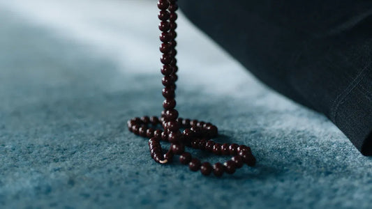 The Timeless Origins of Prayer Beads in Global Spirituality 