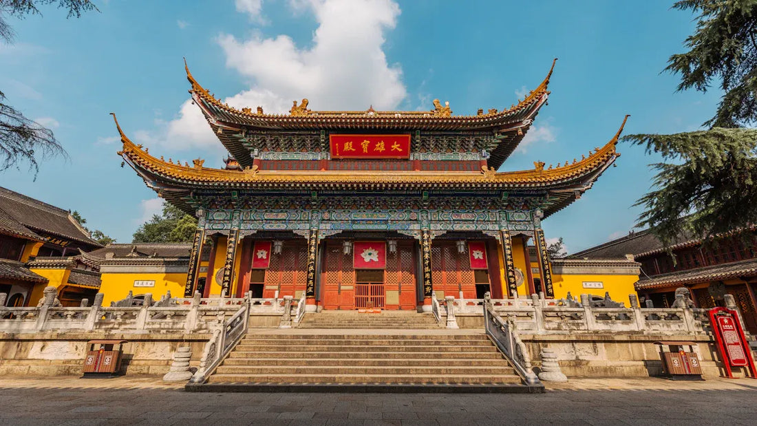 Taoism vs. Confucianism: The 5 Key Differences Explained