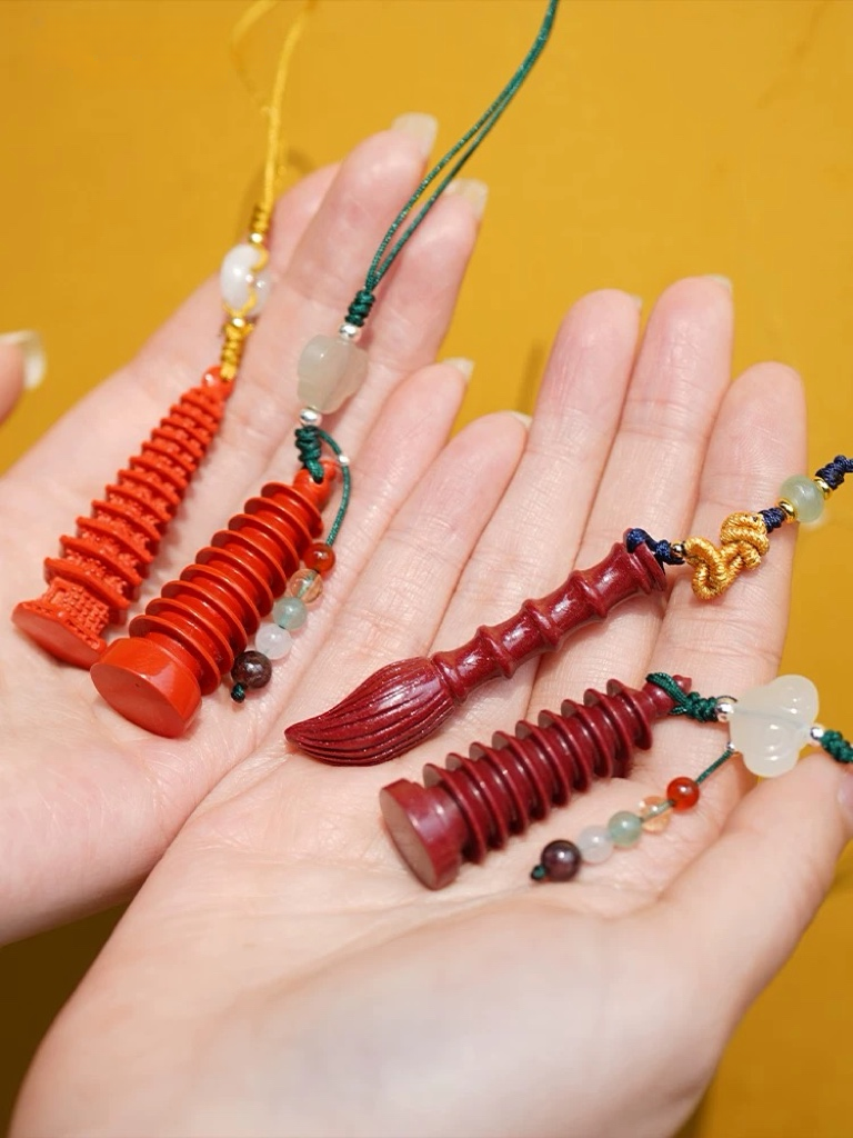 Vermilion Wisdom Charm